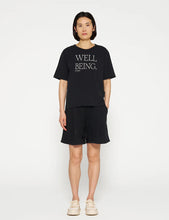 Cargar imagen en el visor de la galería, Camiseta Well Being Black