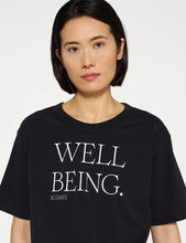 Cargar imagen en el visor de la galería, Camiseta Well Being Black