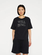 Cargar imagen en el visor de la galería, Camiseta Well Being Black