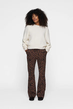 Cargar imagen en el visor de la galería, Pantalones Flared Leopard