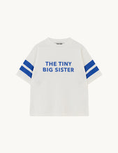 Cargar imagen en el visor de la galería, Camiseta The Tiny Big Sister