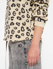 Cargar imagen en el visor de la galería, Sudadera Raw Leopard