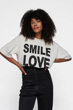 Cargar imagen en el visor de la galería, Camiseta Smile Love