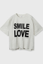 Cargar imagen en el visor de la galería, Camiseta Smile Love